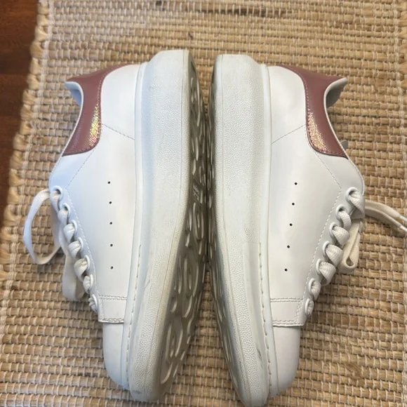 Alexander McQueen Oversized Women's White and Pink Sneakers - Picture 6 of 16